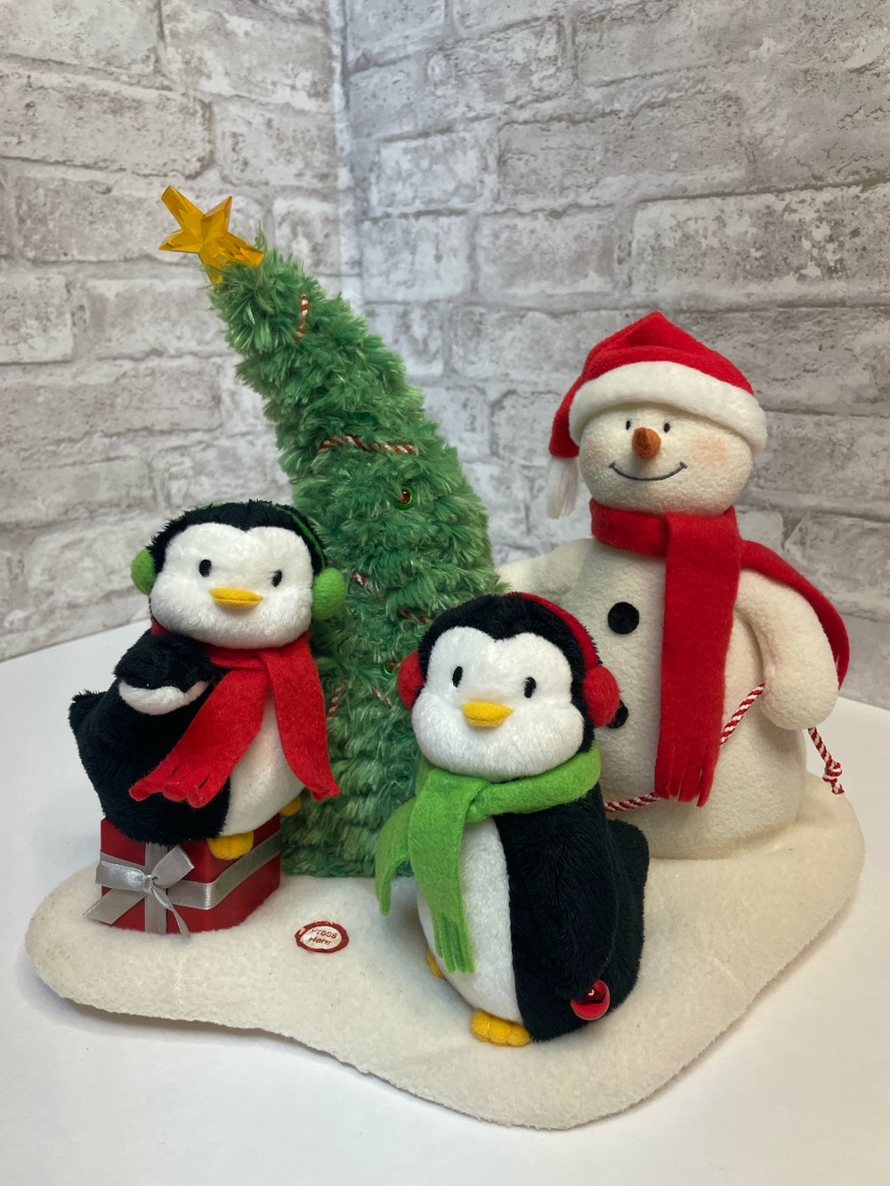 Hallmark Christmas Jingle Pals Very Merry Trio Penguins Snowman Christmas Tree